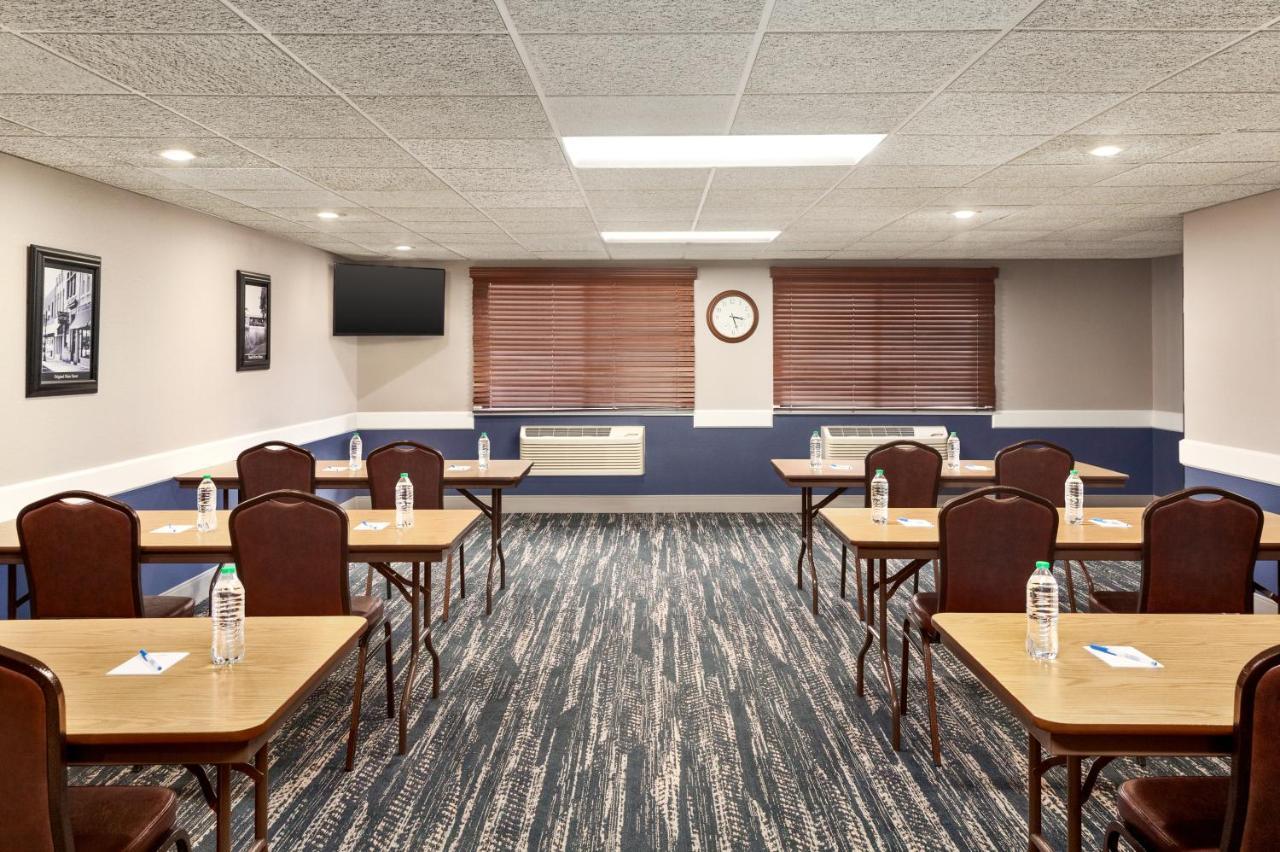Americinn By Wyndham Sauk Centre Екстер'єр фото