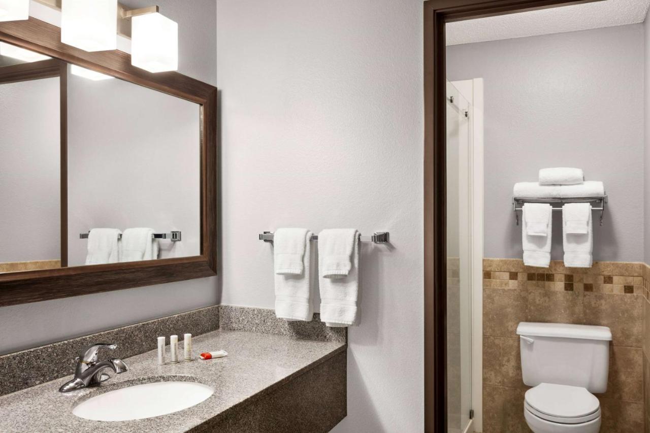 Americinn By Wyndham Sauk Centre Екстер'єр фото