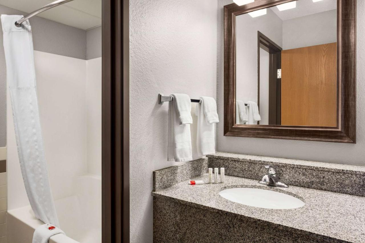 Americinn By Wyndham Sauk Centre Екстер'єр фото