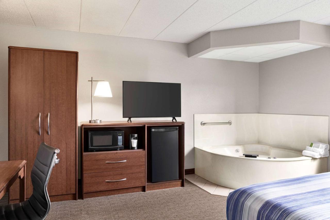 Americinn By Wyndham Sauk Centre Екстер'єр фото